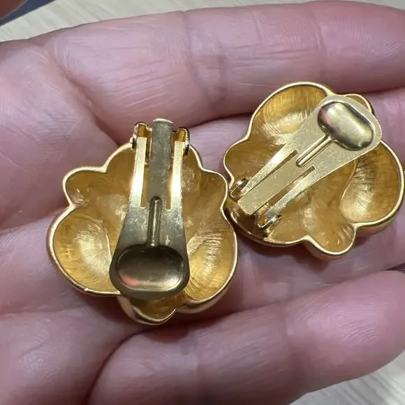 Vintage KJL Kenneth LANE Satin Gold Clip Earrings Runway Modernist L110c - Picture 5 of 8